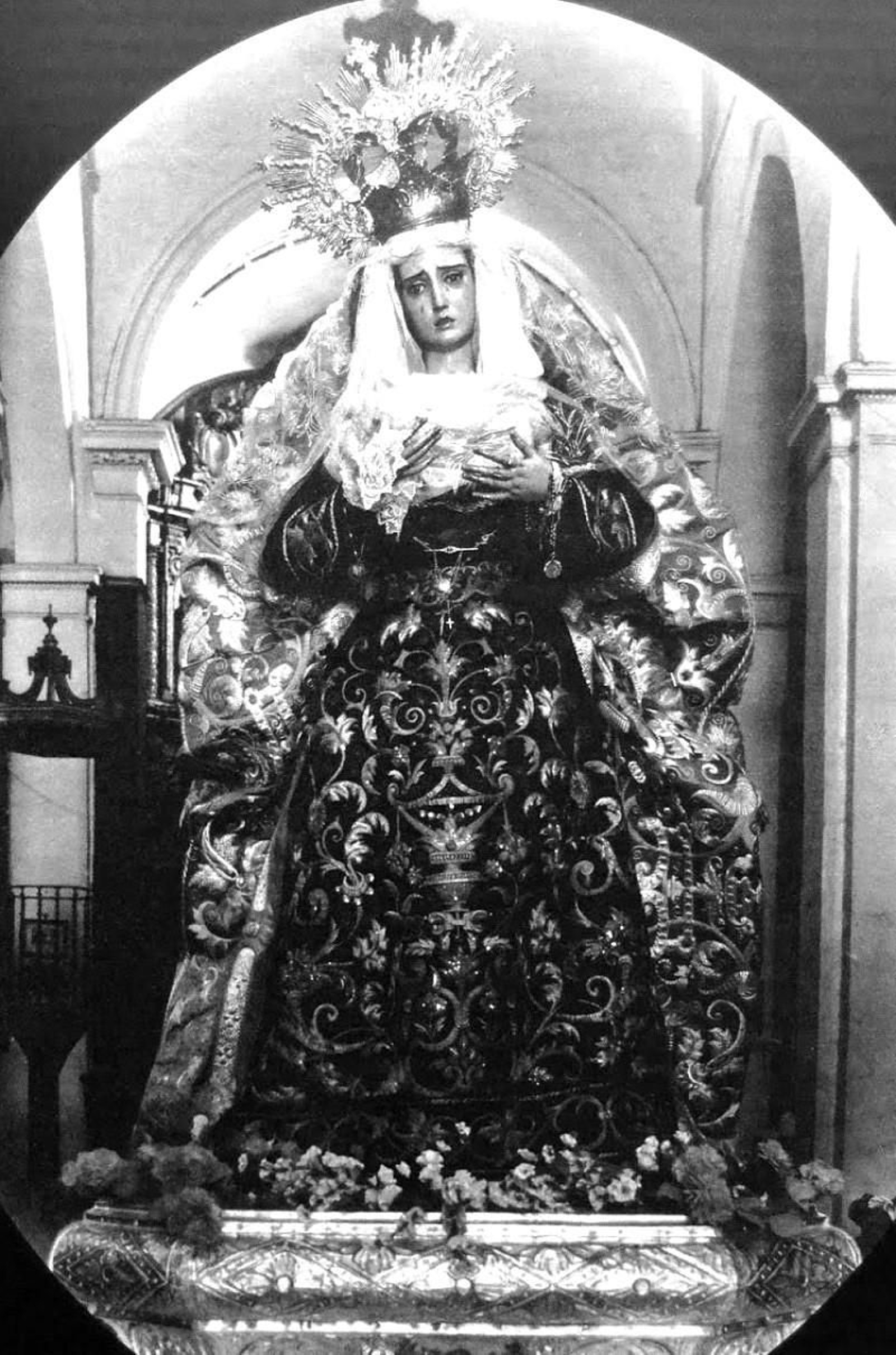 La sobrecogedora y primitiva Virgen de la Hiniesta, pasto de las llamas en 1932