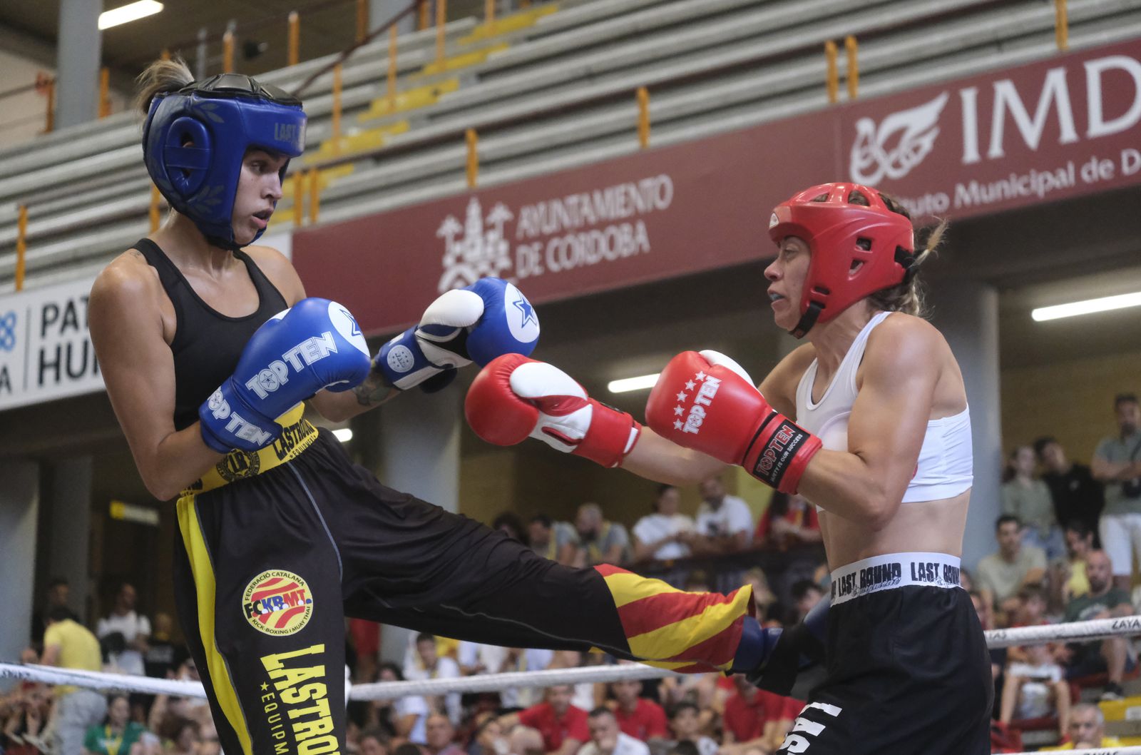 Córdoba disfruta del Campeonato de España de kick boxing, en imágenes