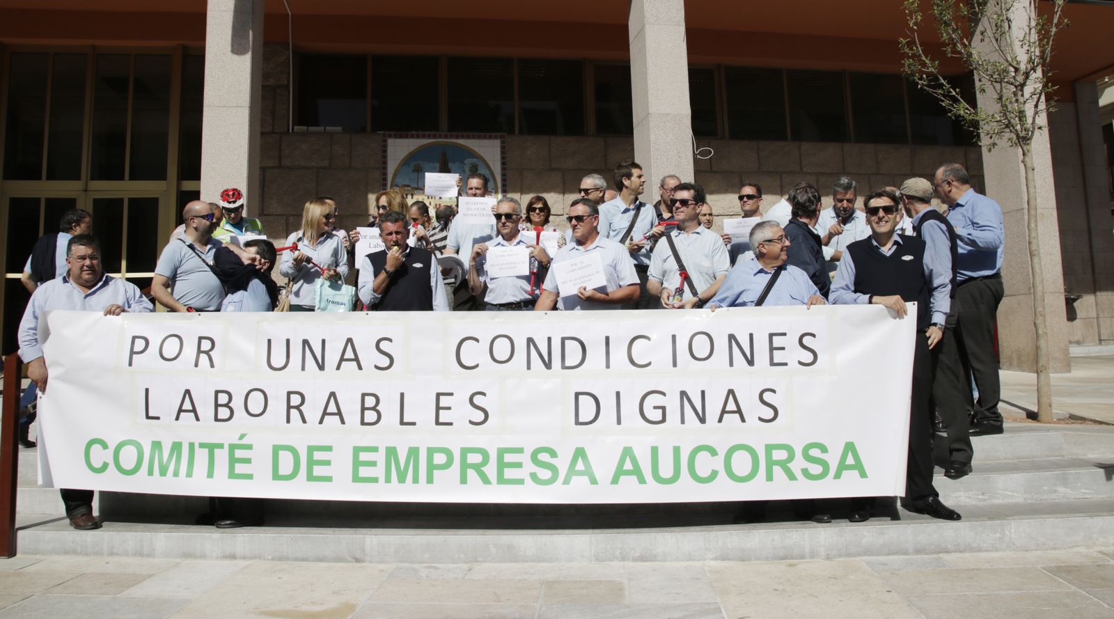Protesta de Aucorsa en el Ayuntamiento.