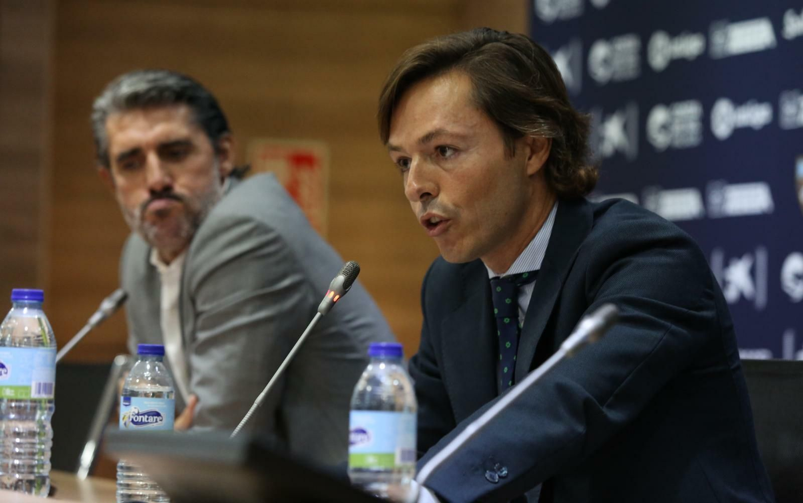 Las fotos de la rueda de prensa de Caminero y Jofre