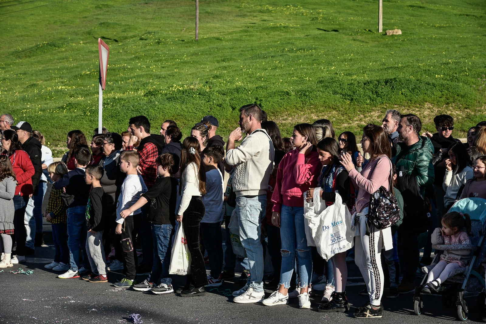 Imágenes del público en las cabalgatas por La Orden, Cardeñas y Las Colonias