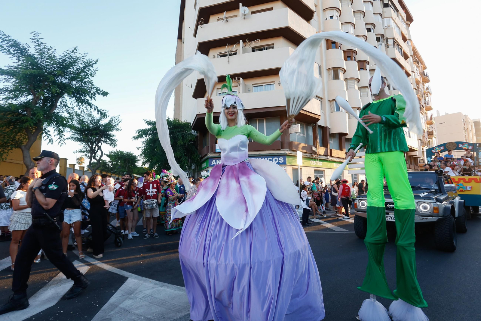 Búscate en las fotos de la cabalgata de la Feria de La Línea