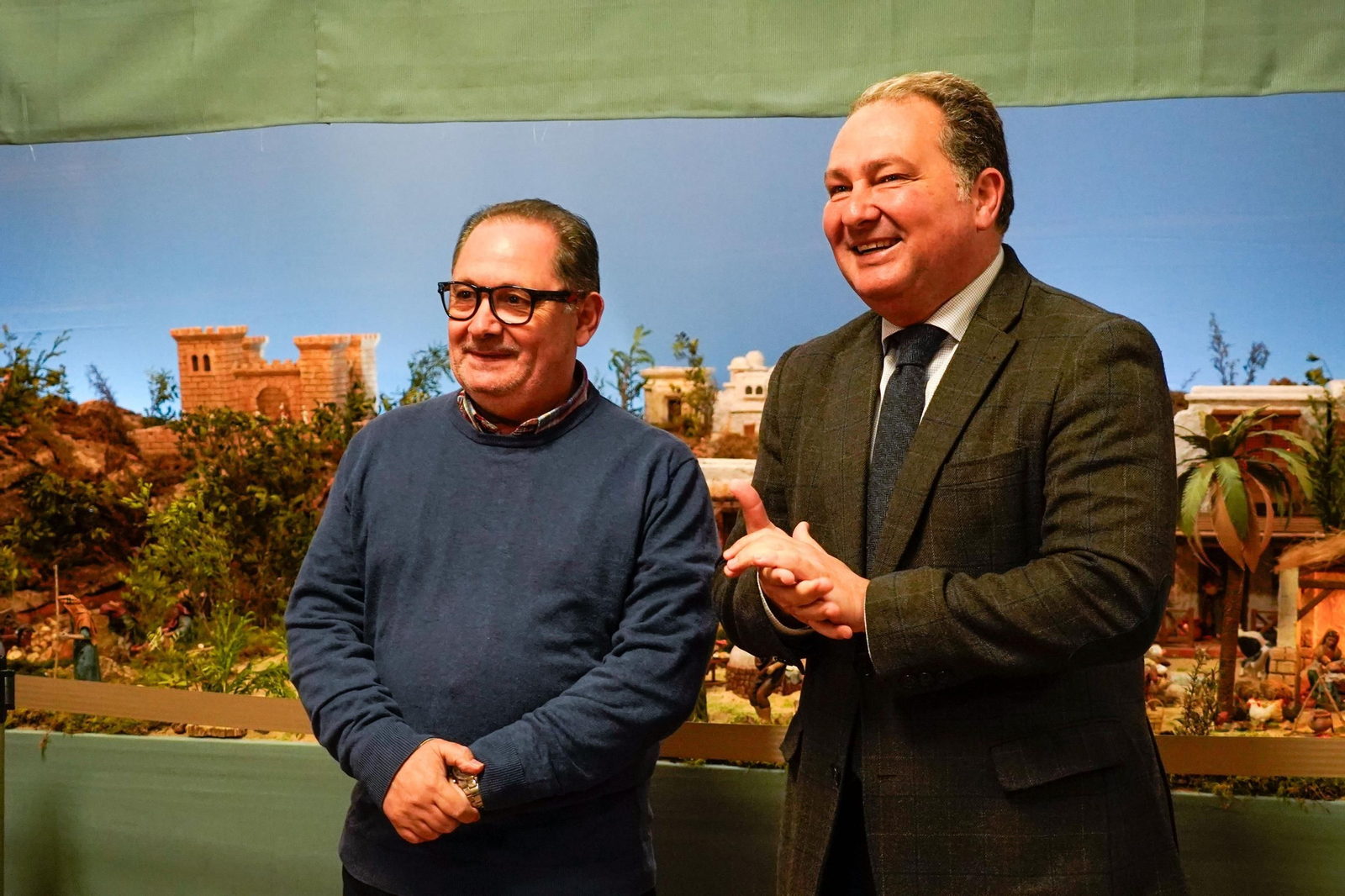Imágenes de la inauguración del Belén y la XV&nbsp;Muestra de Dulces y Vinos Navideños de la provincia de Huelva en&nbsp;la&nbsp;Diputación