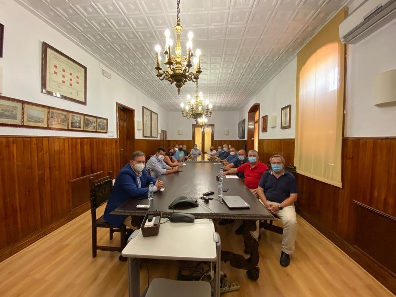 Reunión en la fábrica de Santa Bárbara