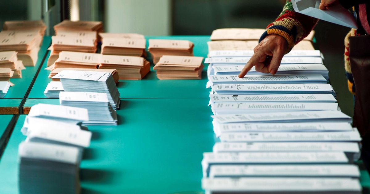 La izquierda almeriense se rompe antes de empezar