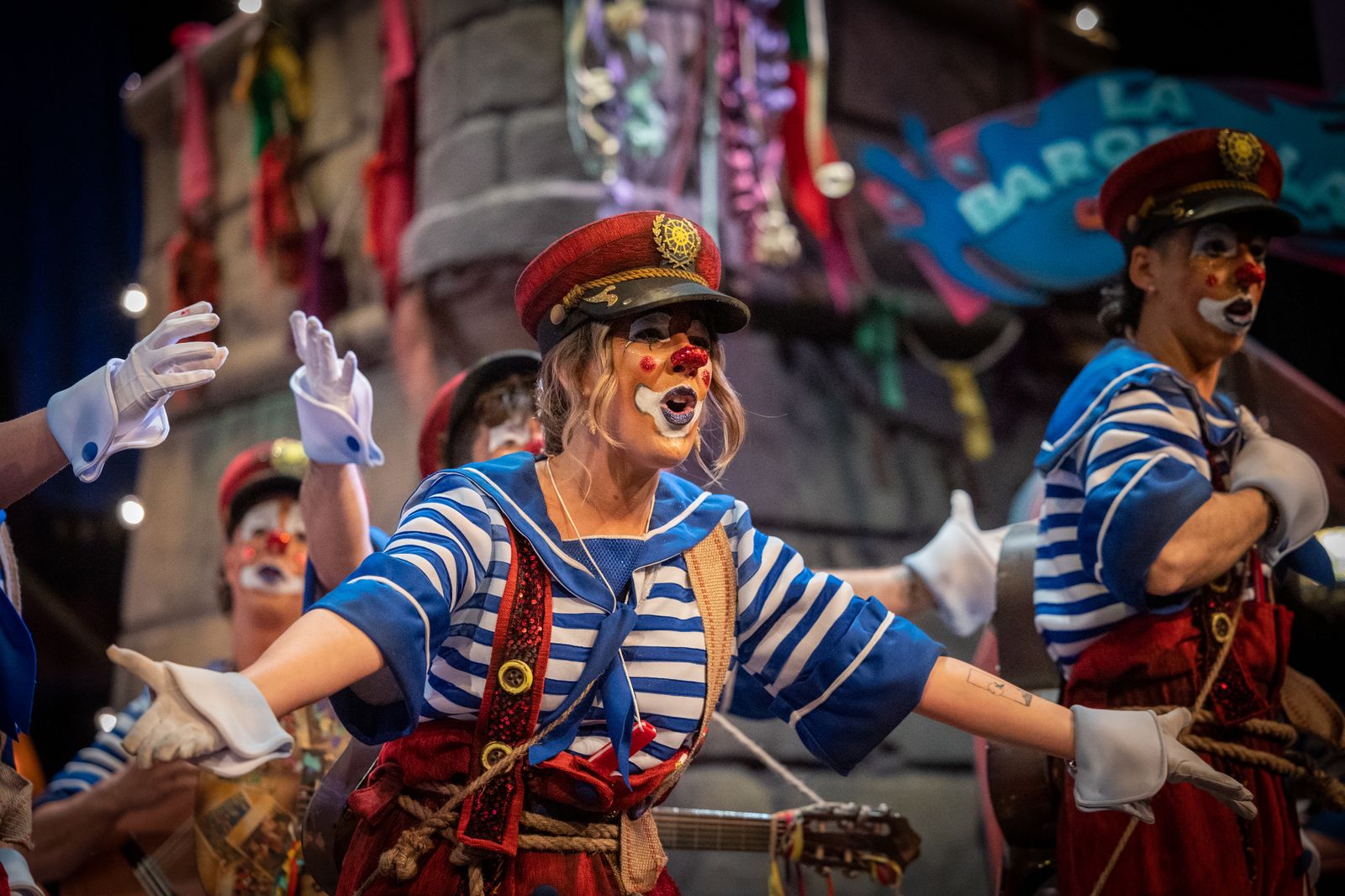 Comparsa Y seguimos cantando