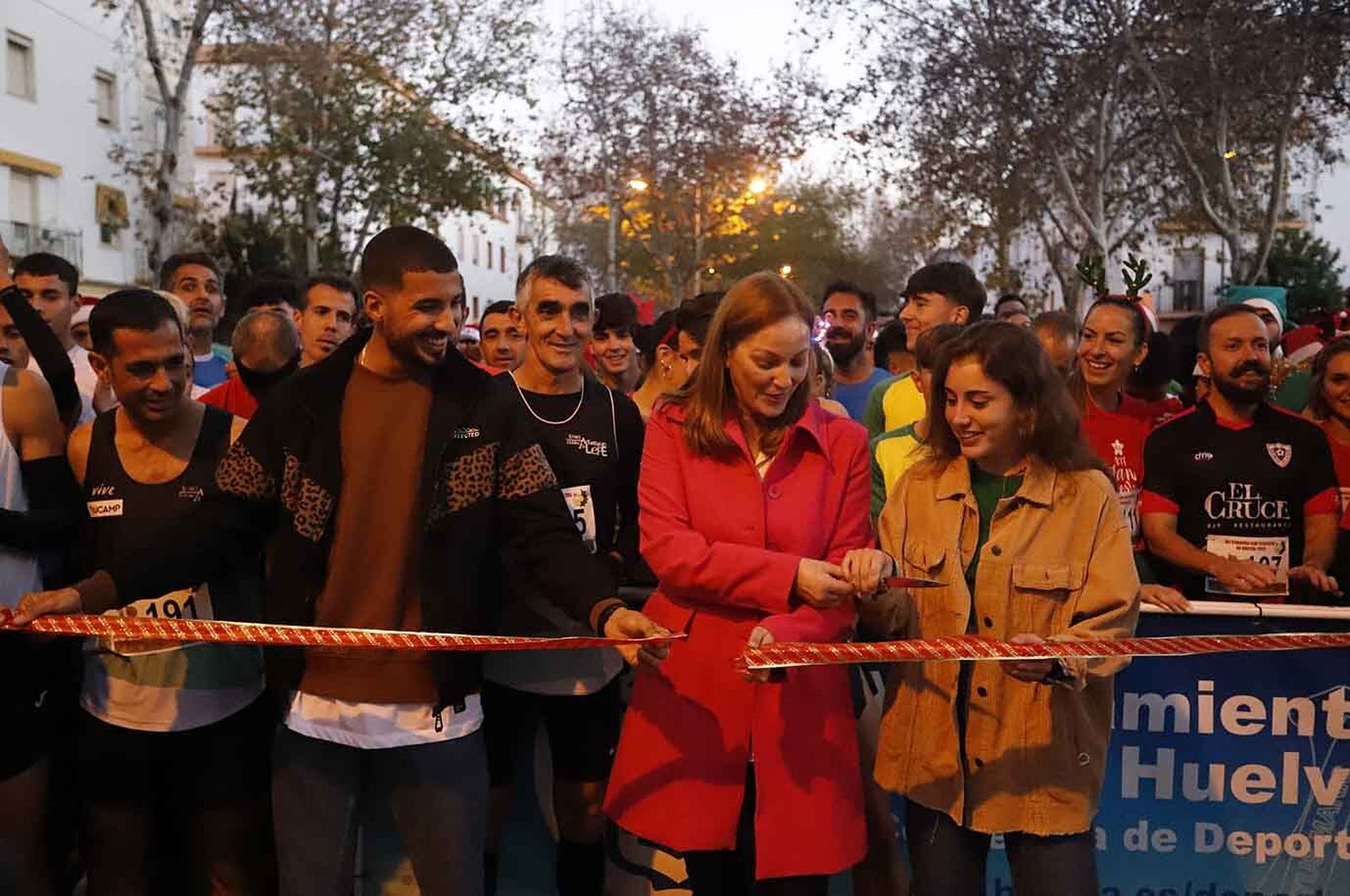 Imágenes de la carrera de San Silvestre en Huelva