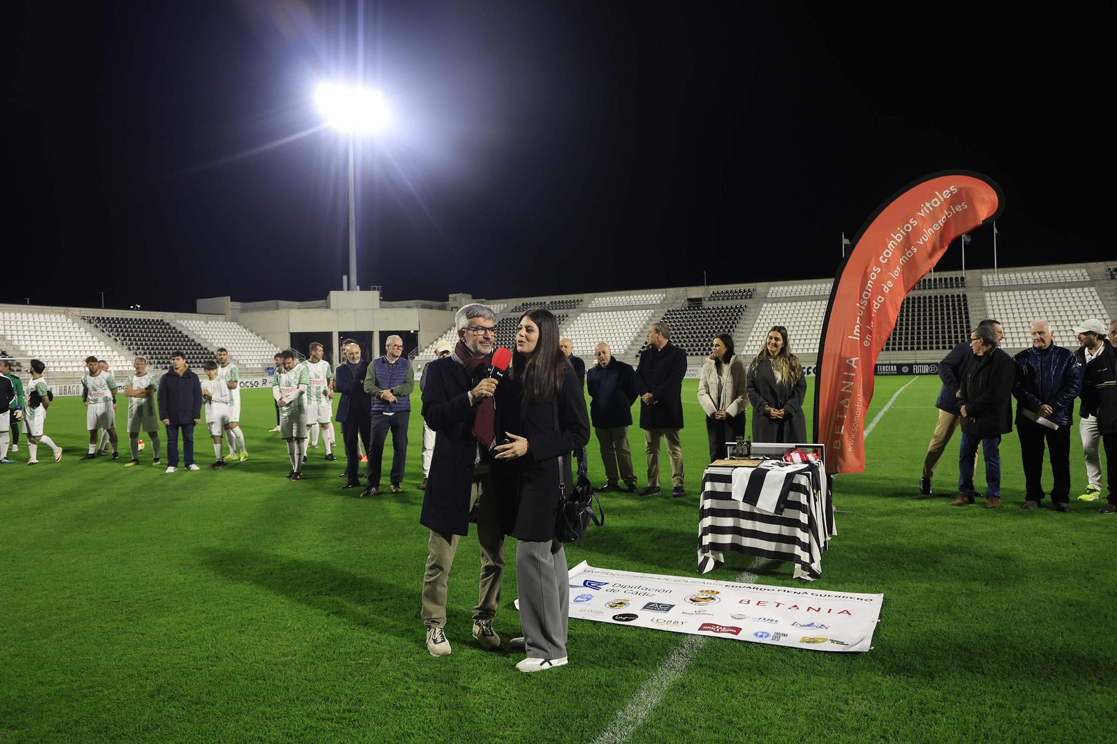 Las fotos del homenaje al ex jugador de la Balona Edu Mena en La Línea