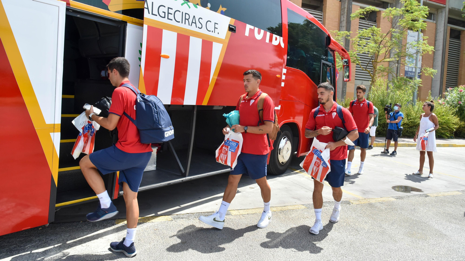 Las fotos de la salida del Algeciras CF para Barcelona
