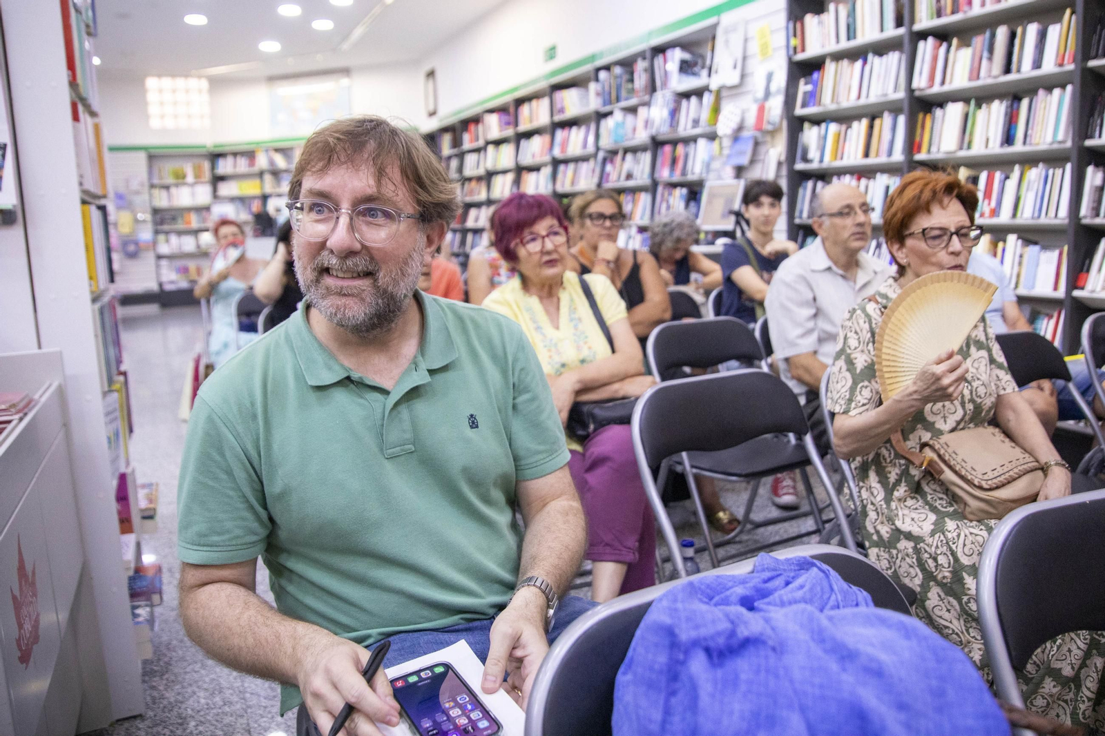 Helena Moreno Padilla recibe el XX Premio Jordi Sierra Fabra para jóvenes escritores en la Librería Picasso de Almería