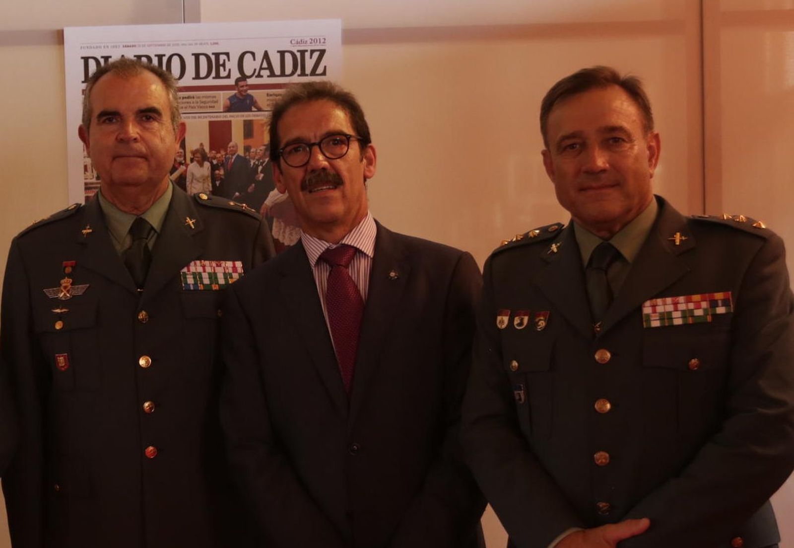 Manuel Contreras, general jefe de la IV Zona de la Guardia Civil, Juan Torres y Alfonso Rodríguez Castillo, coronel jefe de la Comandancia de la Guardia Civil de Cádiz.