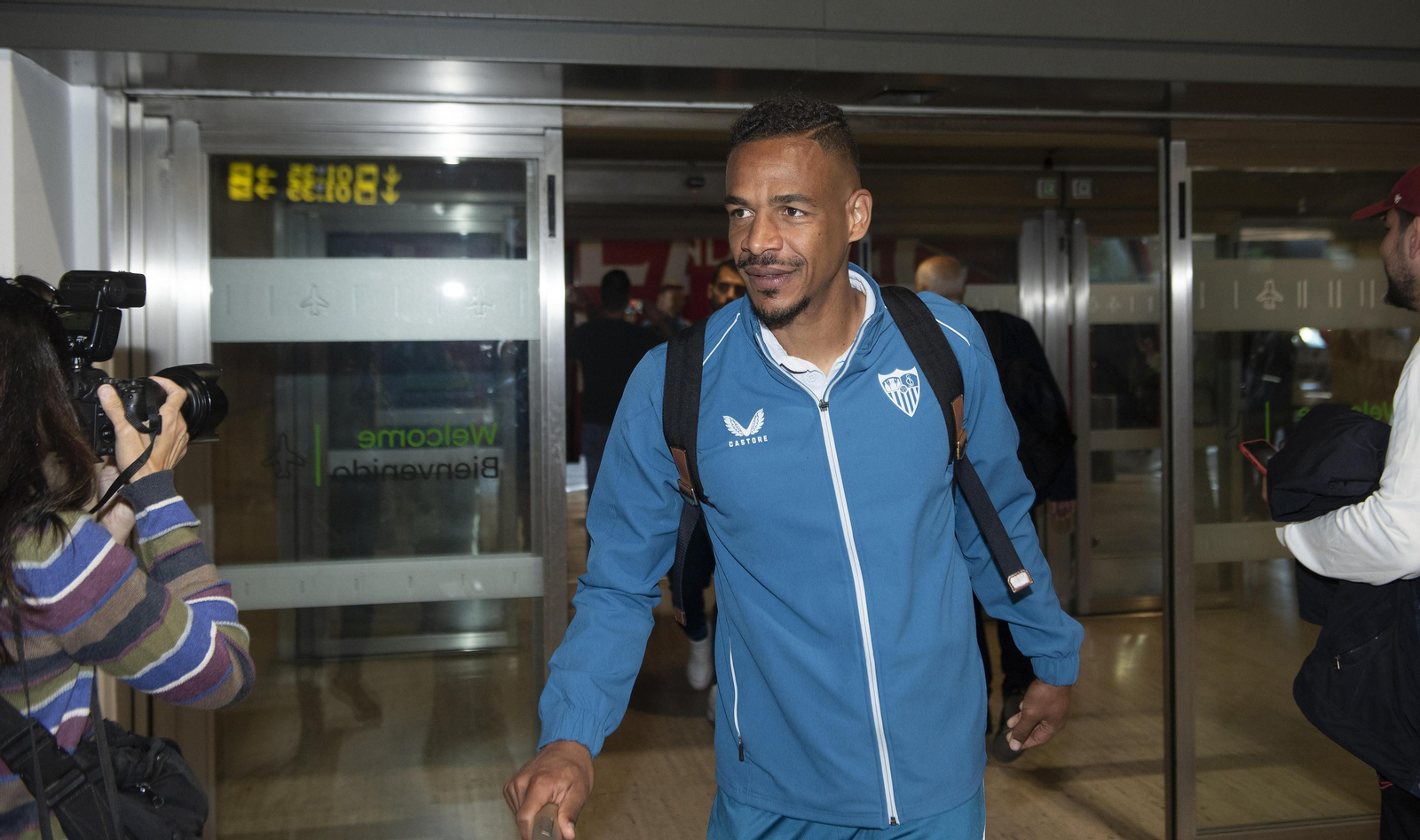 Fernando Reges, poco antes de embarcar en un desplazamiento esta temporada.