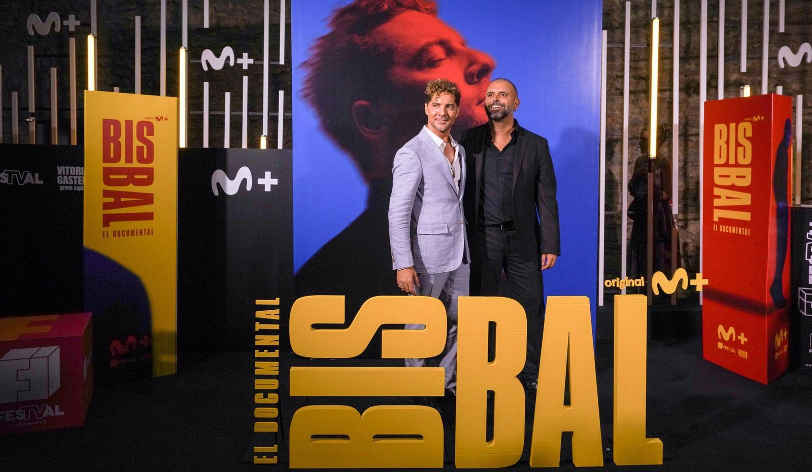 David Bisbal junto a Alexis Morante, director del documental que llega a Movistar Plus+.