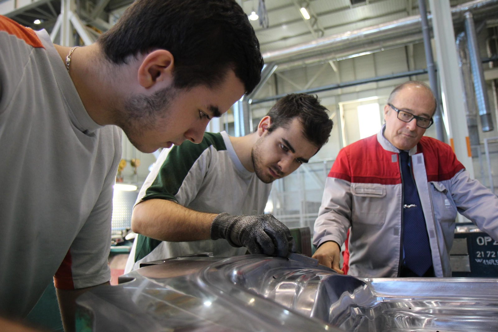 ¿Quieres un ‘manitas’ para tu coche? AMA te lo pone gratis