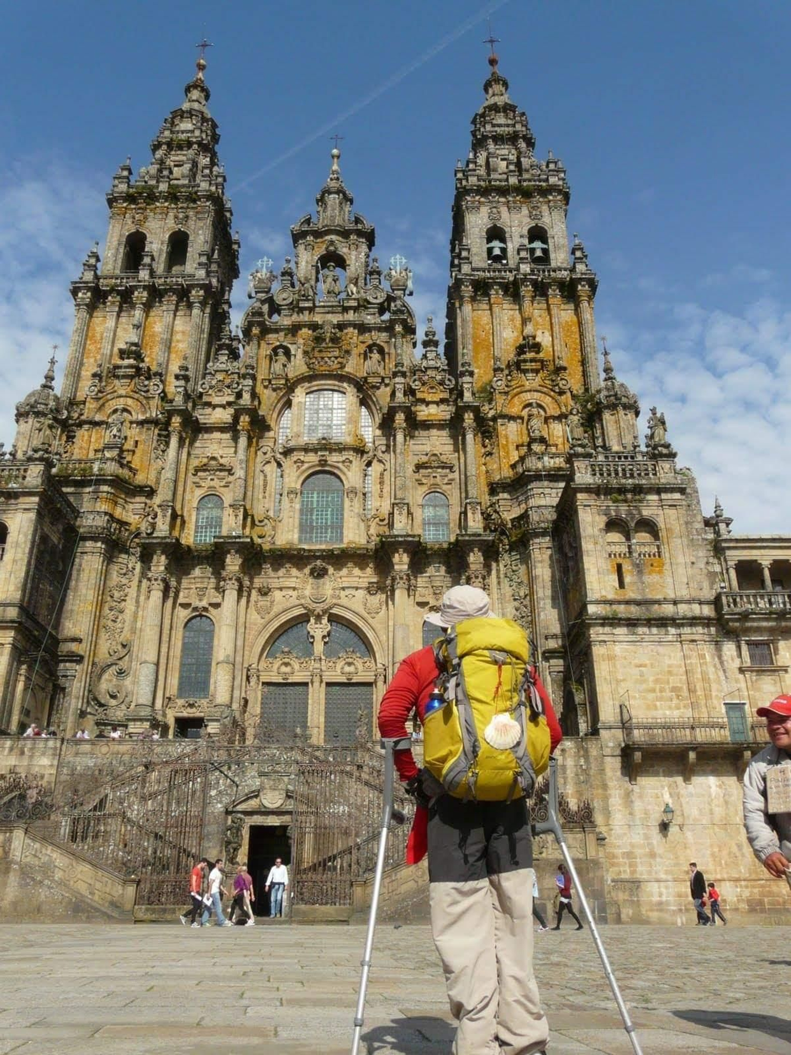 Junto a la Catedral de Santiago.