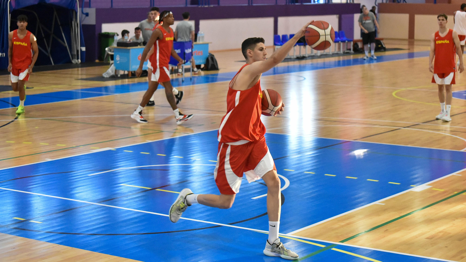 La selección española sub-20 de baloncesto ya se entrena en La Línea La selección española sub-20 de baloncesto ya se entrena en La Línea