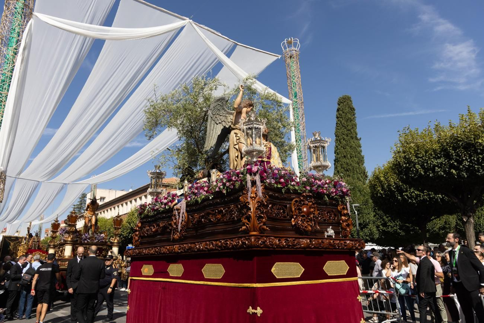 Las imágenes previa a su salida en el Rosario Magno de Jaén.