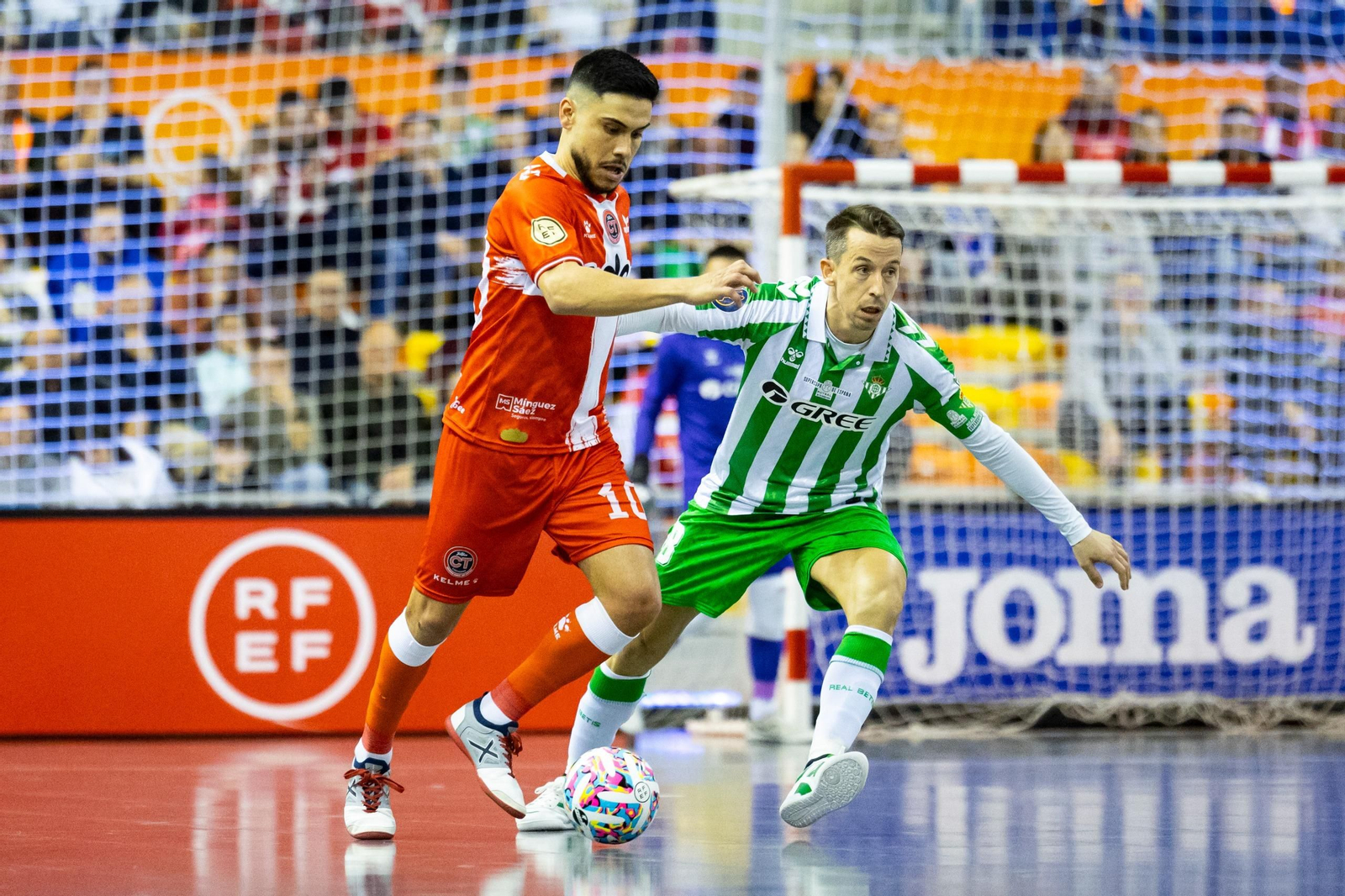 Cortés busca salida a la presión de Lin.