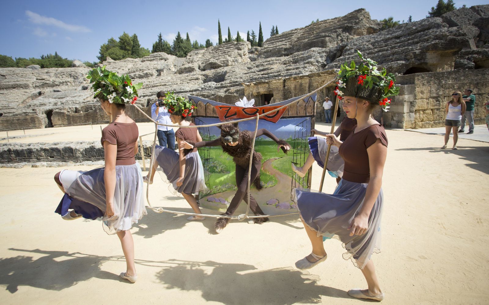 Las imágenes del flashmob en Itálica por el Día de la Música