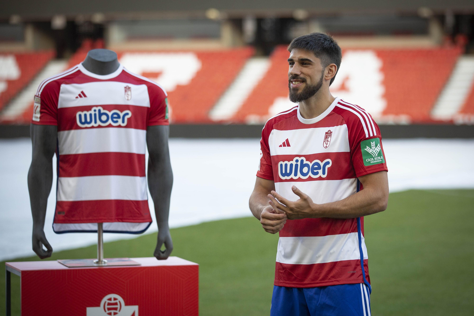 Las mejores imágenes de la presentación de Bruno Méndez y Augusto Batalla