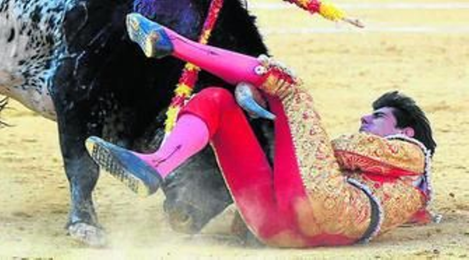 Víctor Barrio, cornada mortal en el ruedo de la plaza de Teruel