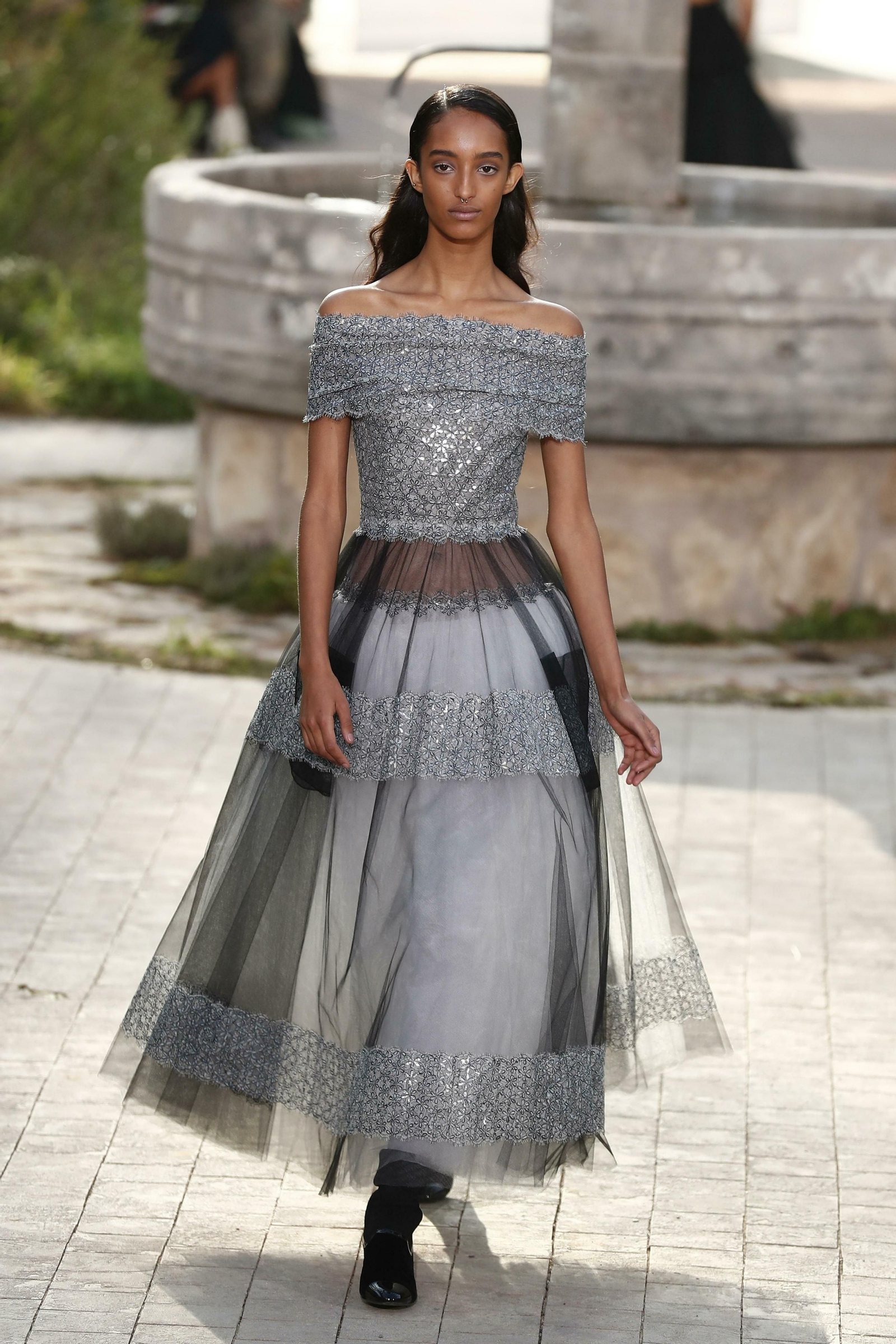 El desfile completo en fotos de Chanel el la Semana de la Alta Costura de París S/S 2020