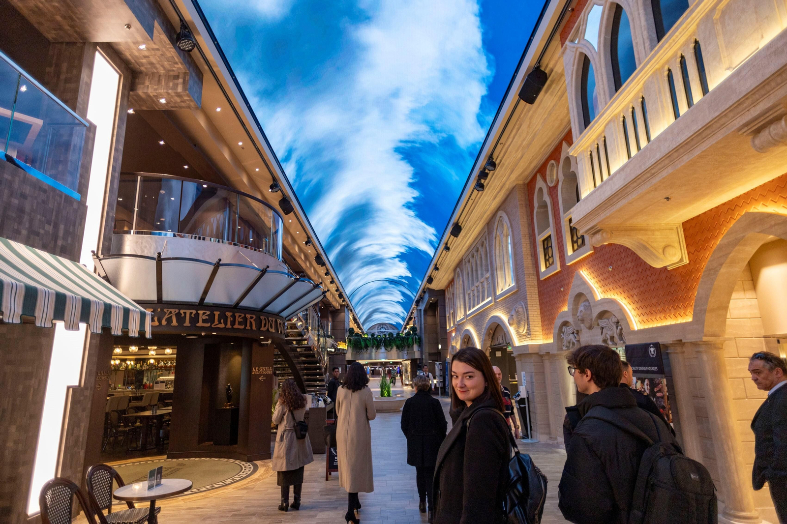 Imágenes de la visita del crucero MSC Euribia al puerto de Cádiz