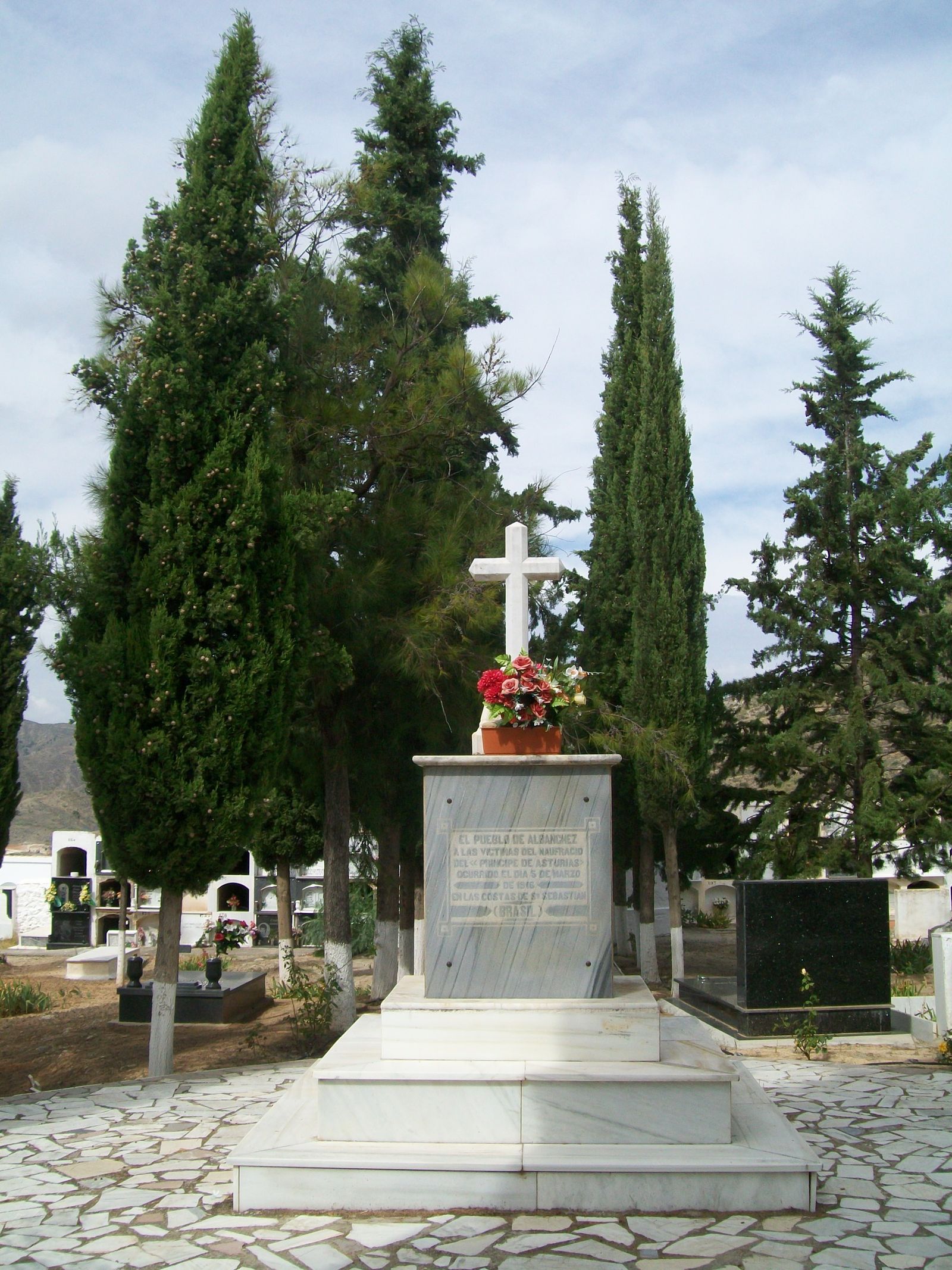 Mausoleo a las víctimas