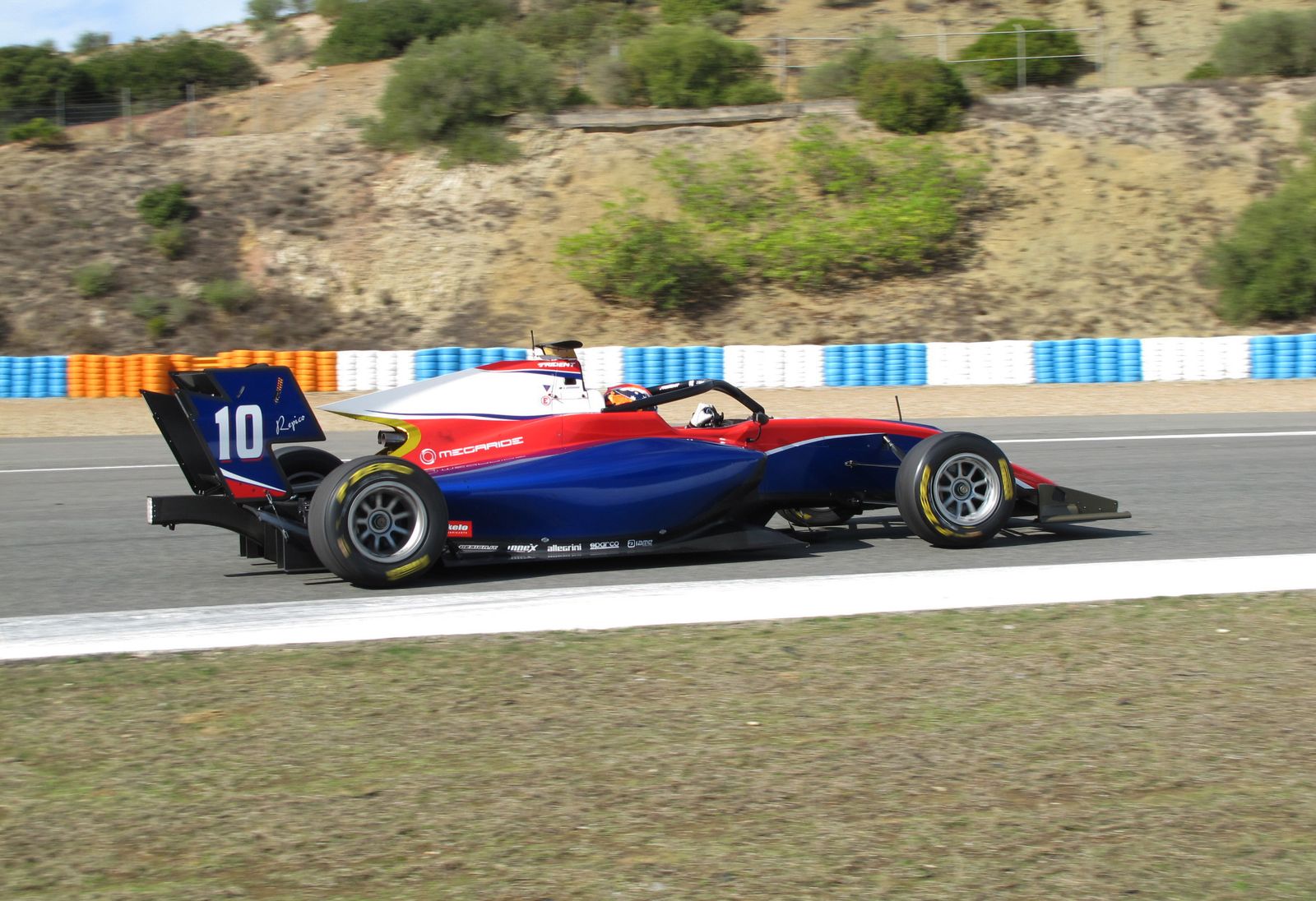 Jack Doohan sale de la curva Dani Pedrosa durante el entrenamiento de este miércoles.