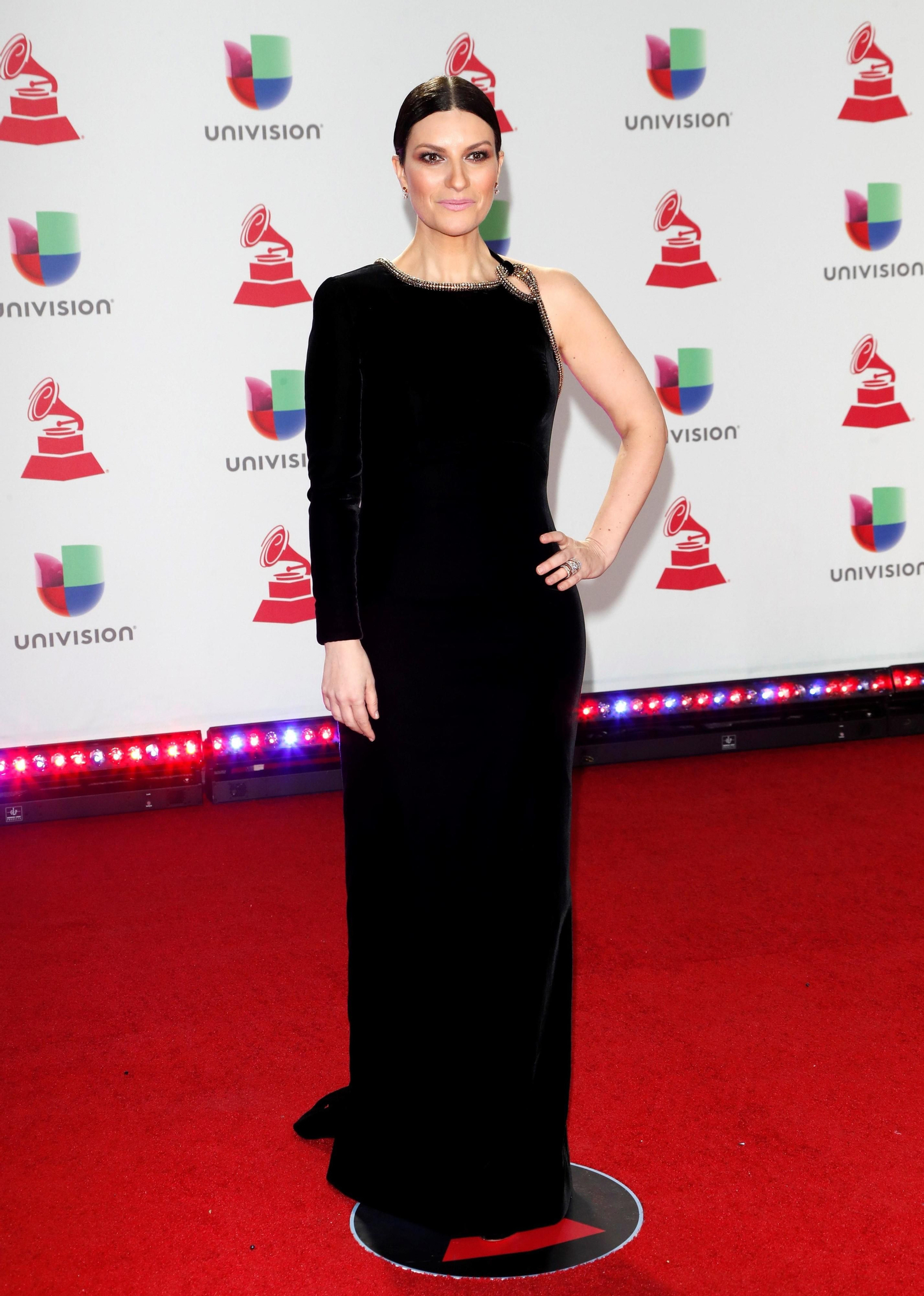 Los lookazos de la alfombra roja de los Grammy Latinos 2018