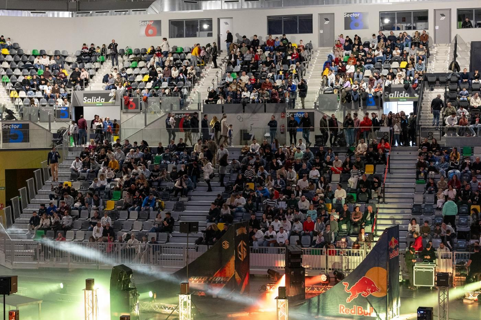 En imágenes: el Soloflow Freestyle enamora en Jaén con acrobacias y espectáculo en estado puro