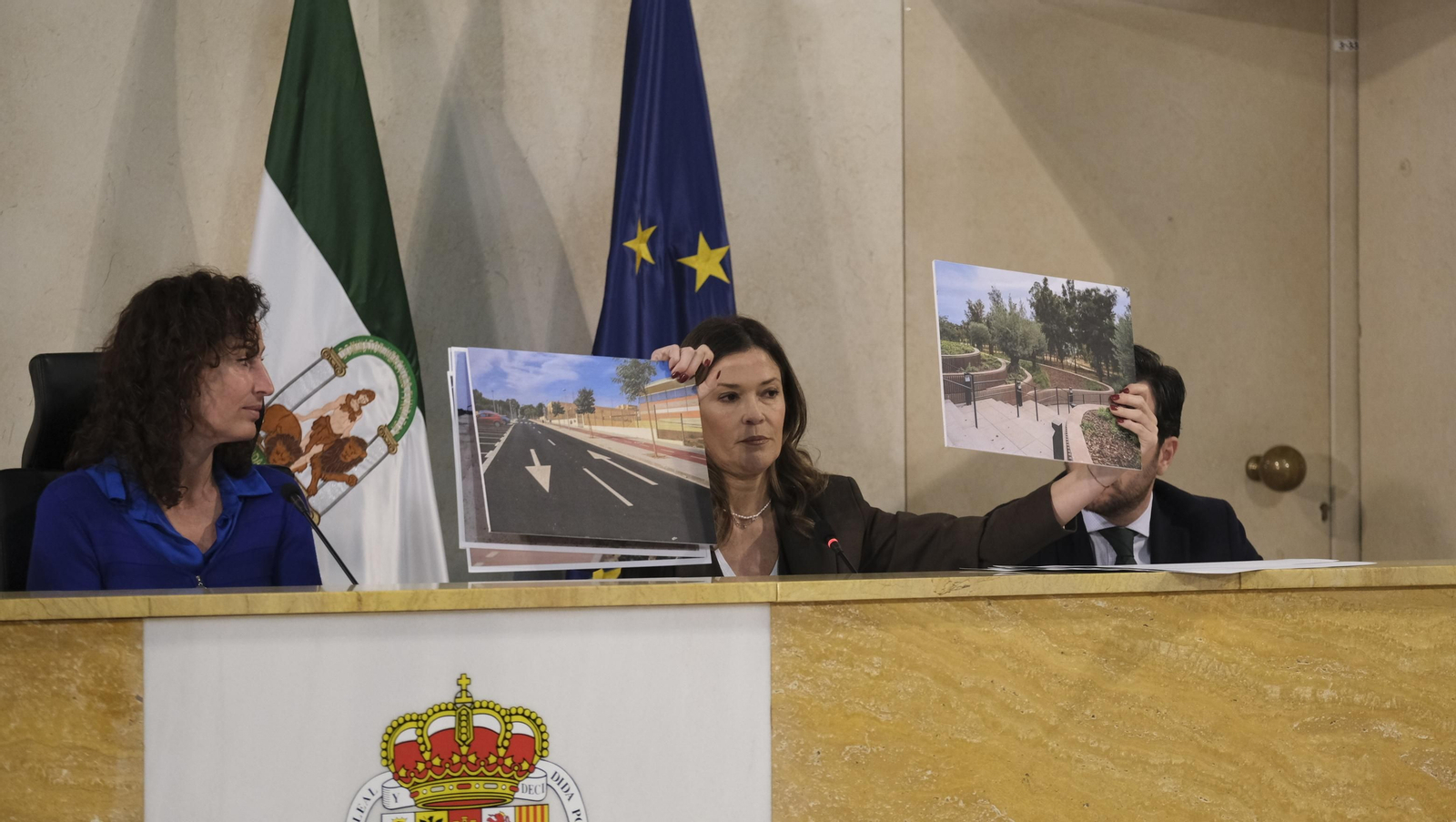 Imágenes del Pleno del Ayuntamiento de Almería sobre el estado de la Ciudad