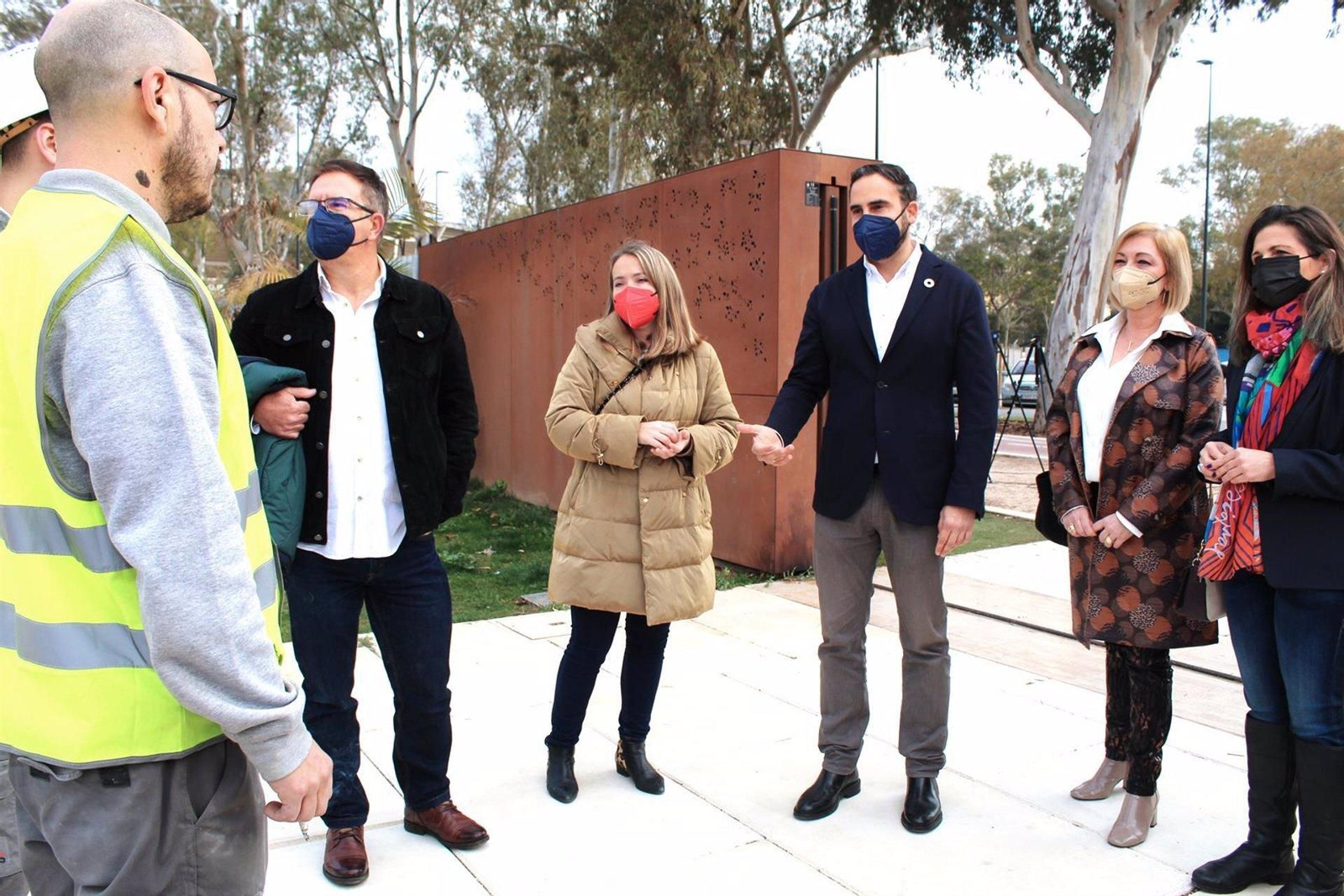 El secretario general del PSOE de Málaga, Daniel Pérez, informa del impacto de la nueva reforma laboral en la plantilla de la construcción