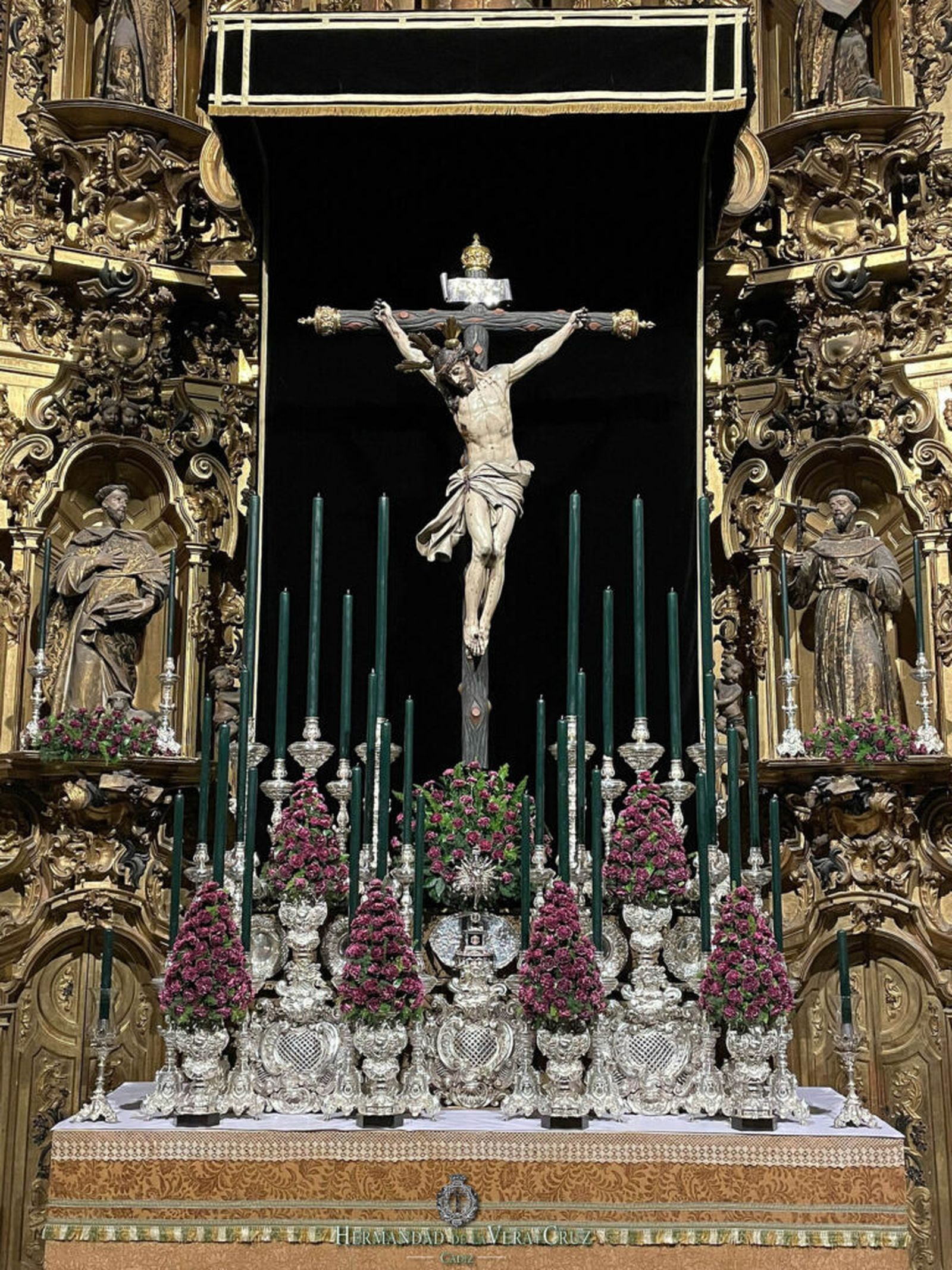 Altar de quinario de la cofradía de Vera-Cruz.
