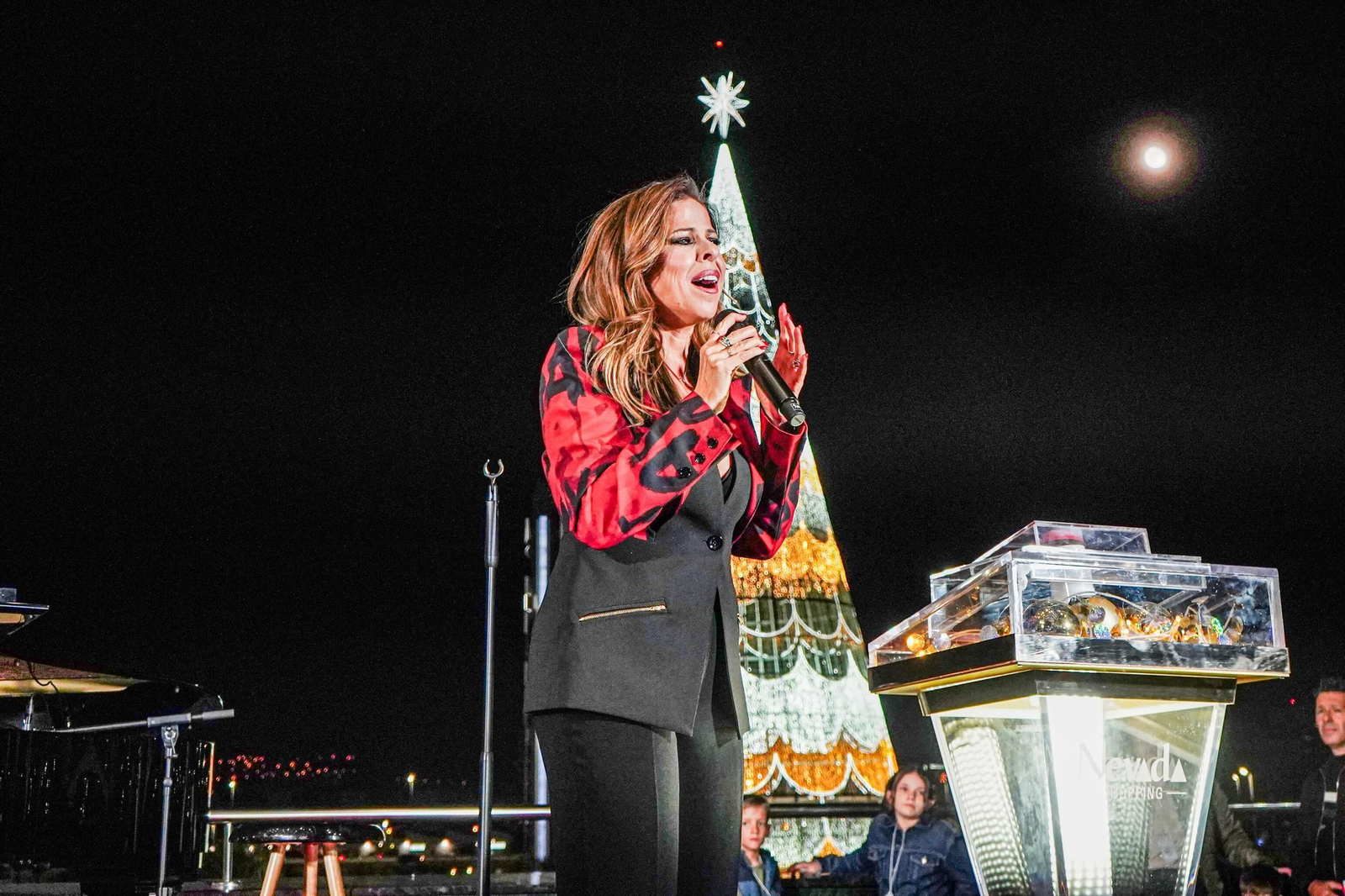 Galería | Granada ya está en Navidad: la fiesta del Nevada Shopping para el alumbrado