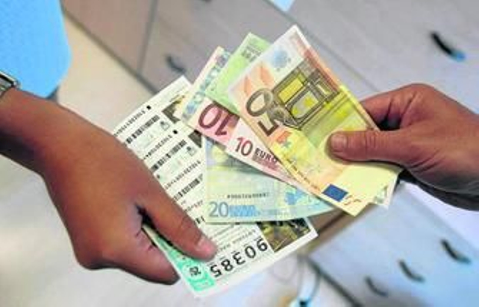 Números de loterías supuestamente premiados sirven para engatusar a las víctimas del timo.