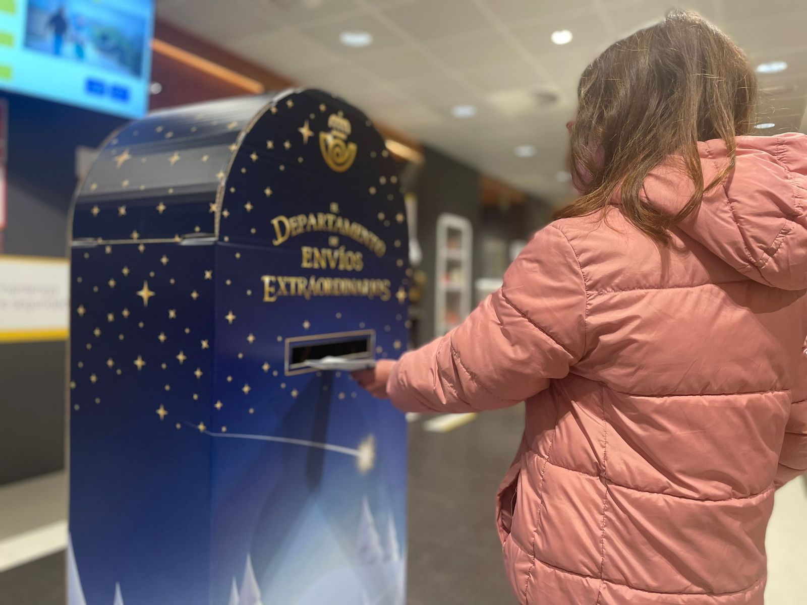 Buzones mágicos en 5 oficinas de Correos en Almería para las cartas a Papá Noel y Reyes Magos