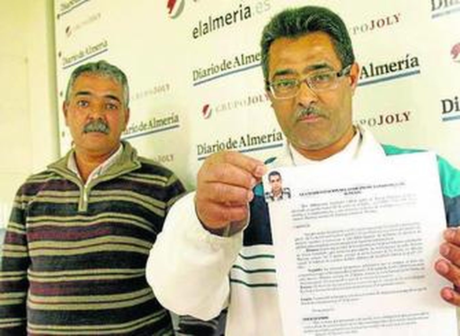 El padre y el tío del fallecido, entrevista con Diario de Almería.
