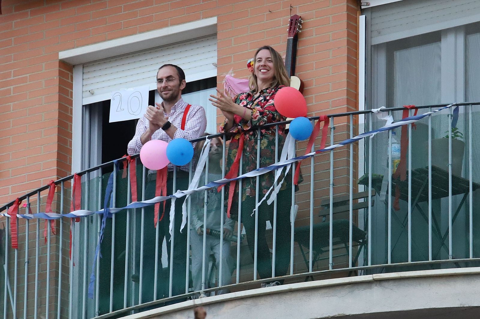 Imágenes de los aplausos de la calle Fenicios
