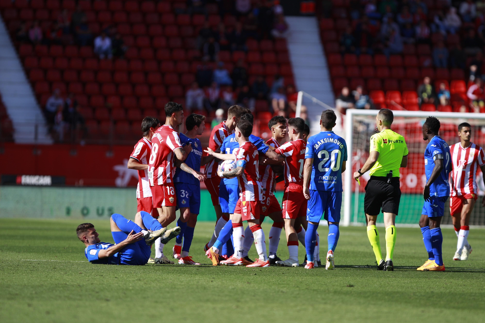 Las imágenes del triste descenso de la UDA ante el Getafe