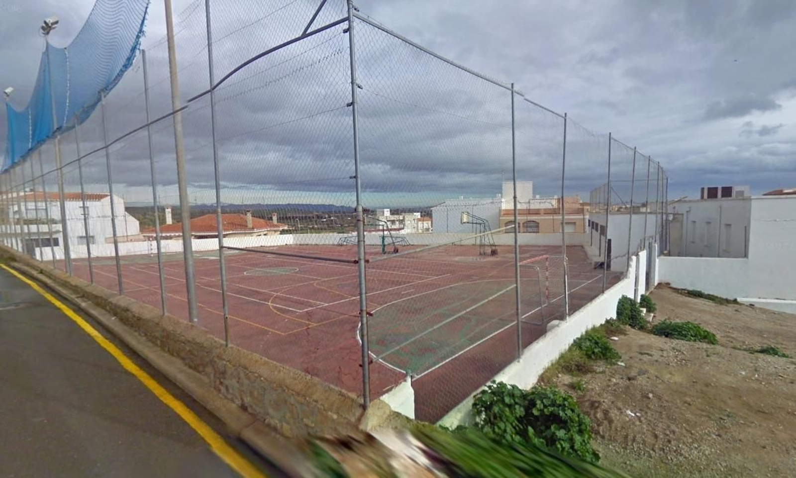 Salud ha propuesto que los test masivos se hagan en el polideportivo municipal.