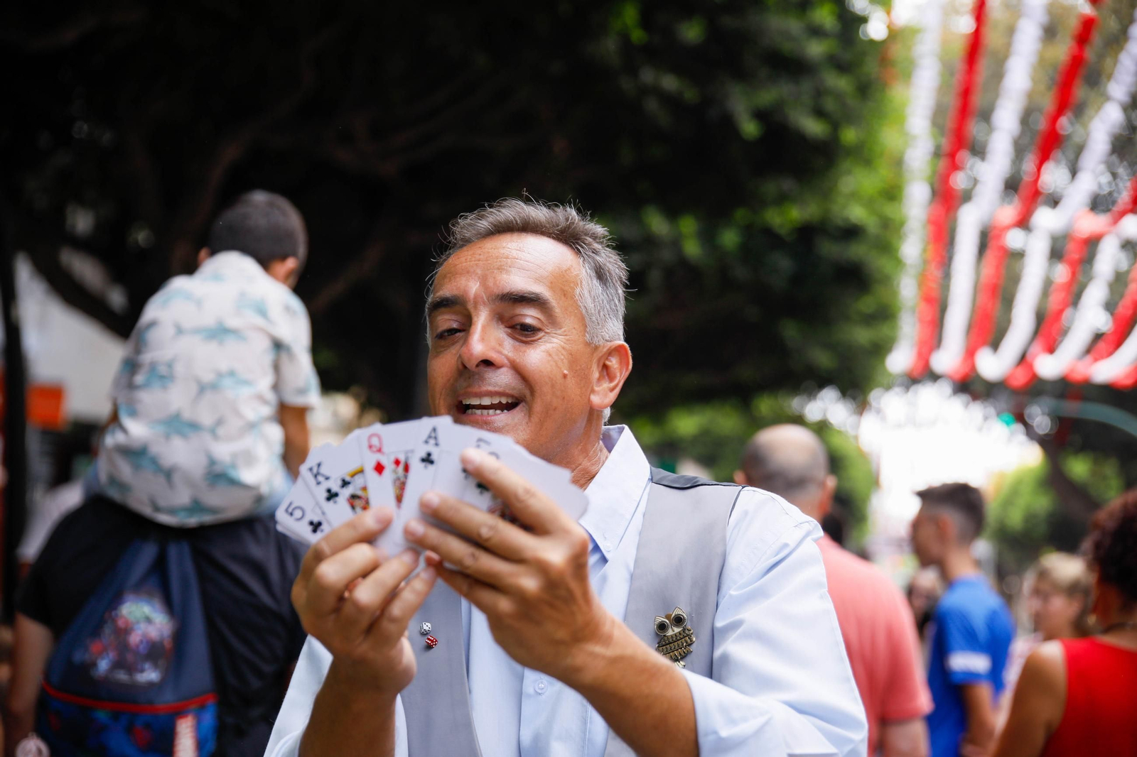 Las mejores imágenes del espectáculo 'Magia en la Calle' en el Paseo de Almería
