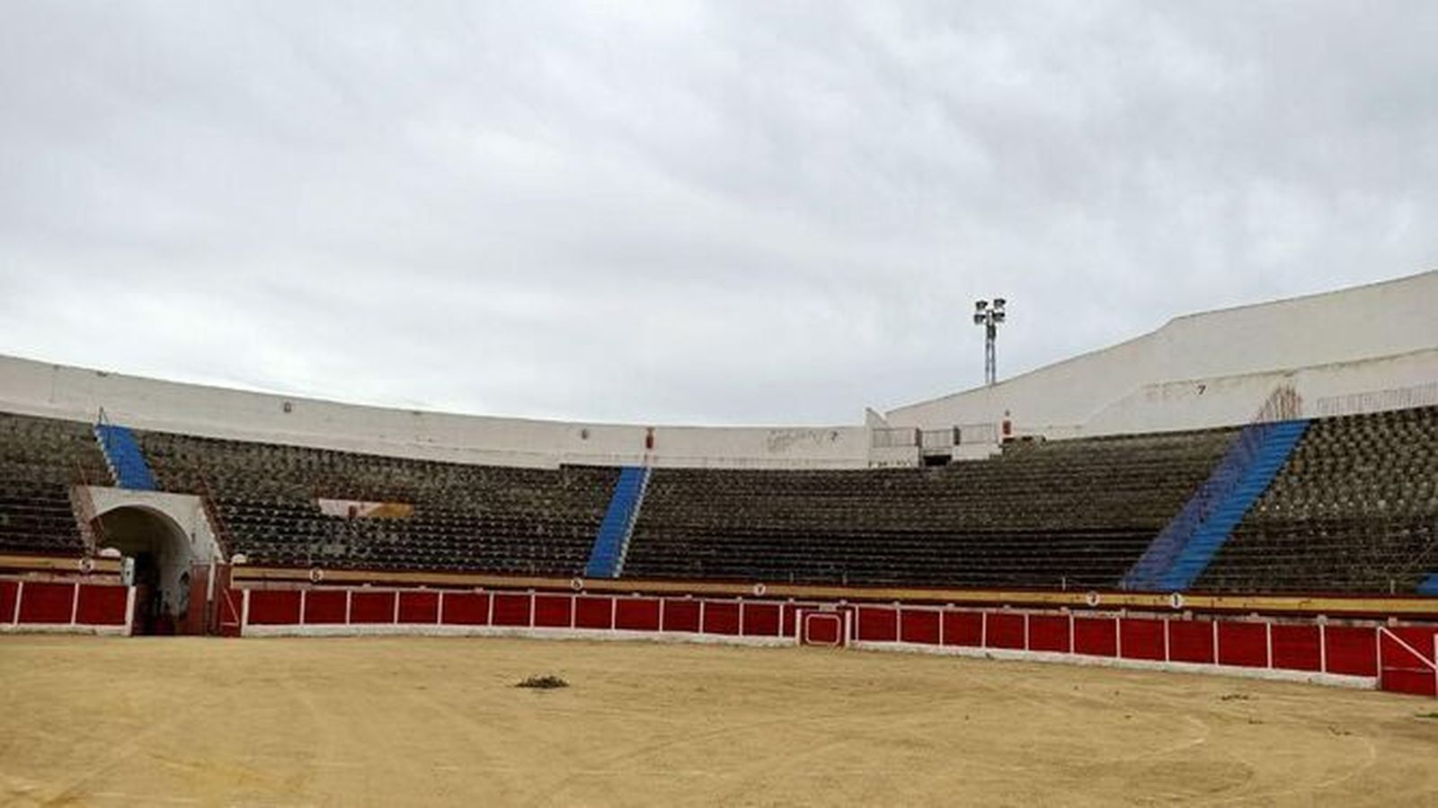 La Plaza de Toros de Baza anuncia corrida de El Fandi, Manzanares y Ureña para el 12 de septiembre