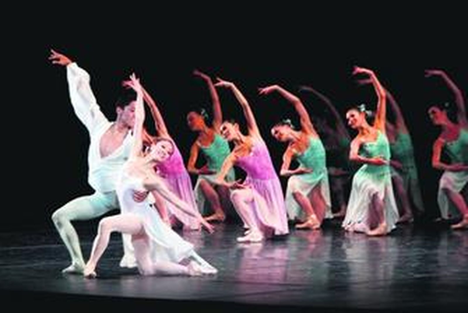 El Boston Ballet regaló dos preciosas actuaciones en el Teatro de los Jardines del Generalife.