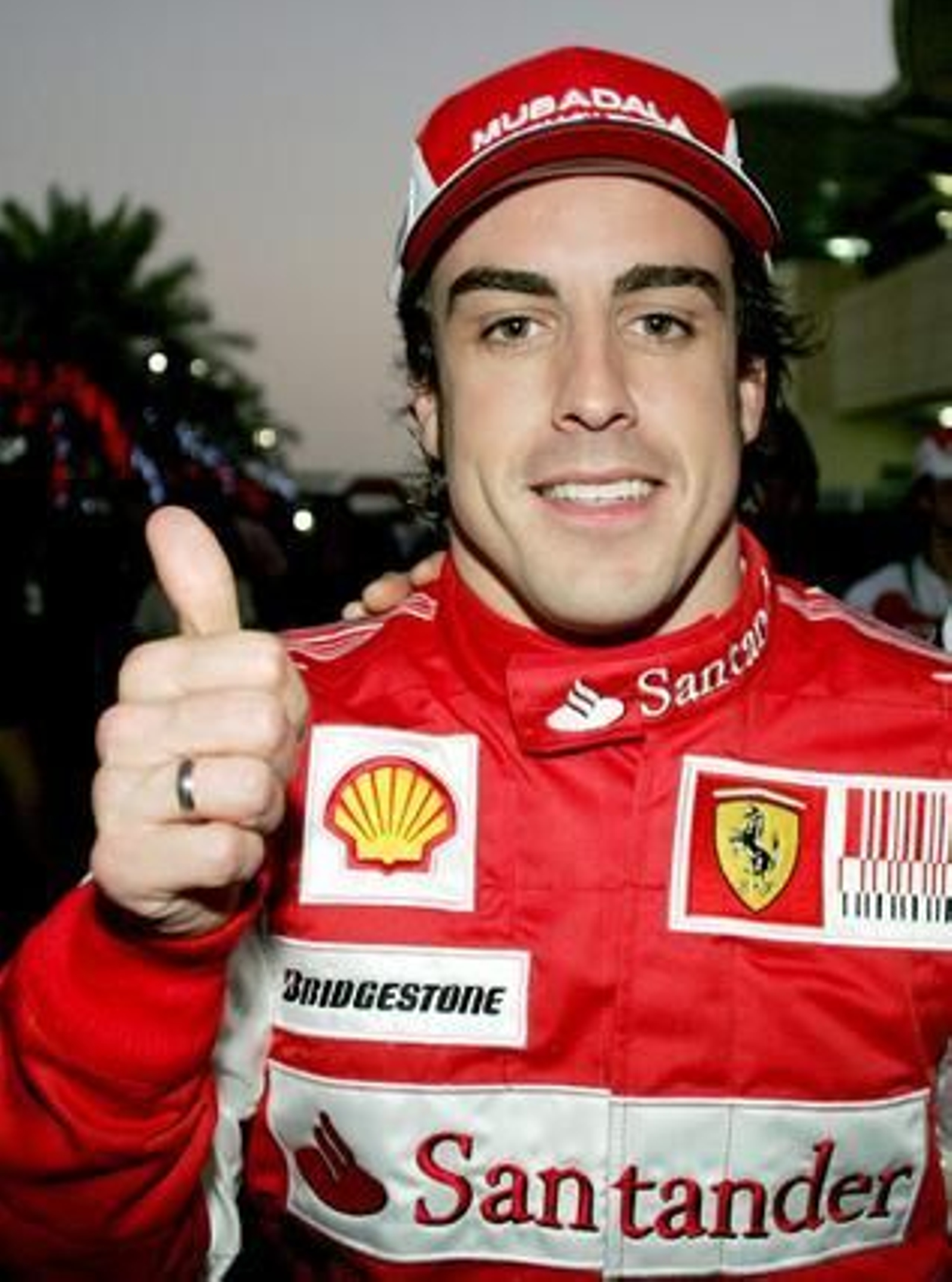 Fernando Alonso gana su primera carrera como piloto de Ferrari en Bahrein. / EFE