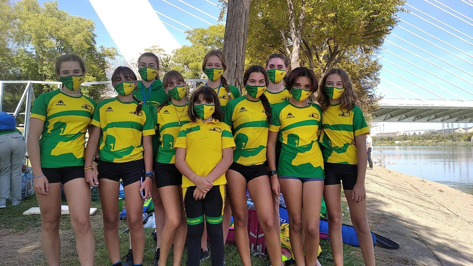El equipo infantil del Club Piragüismo Tartessos.