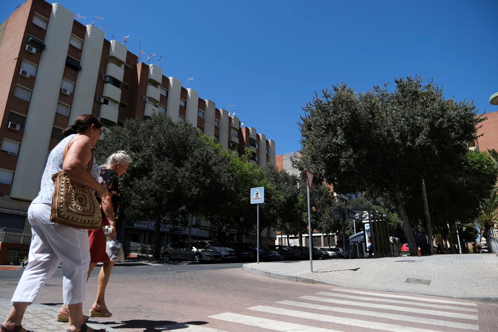 Un paseo en imágenes por el barrio cordobés del Parque Cruz Conde a finales de agosto