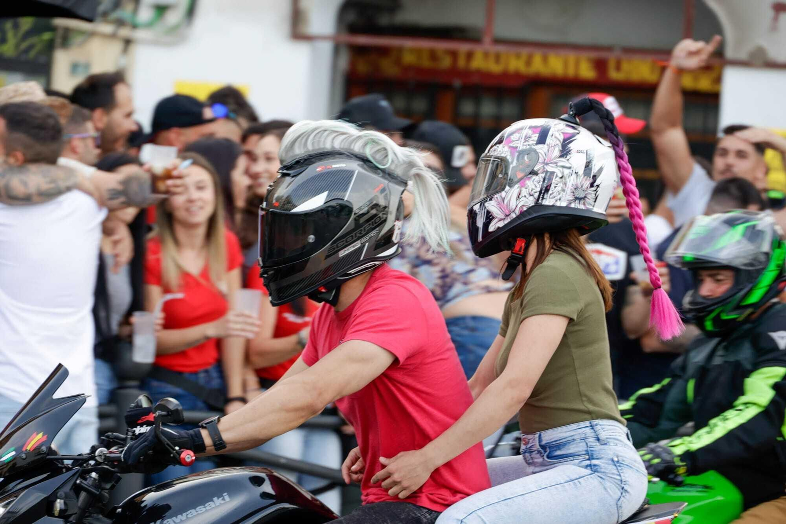 El viernes de motorada en El Puerto, en imágenes