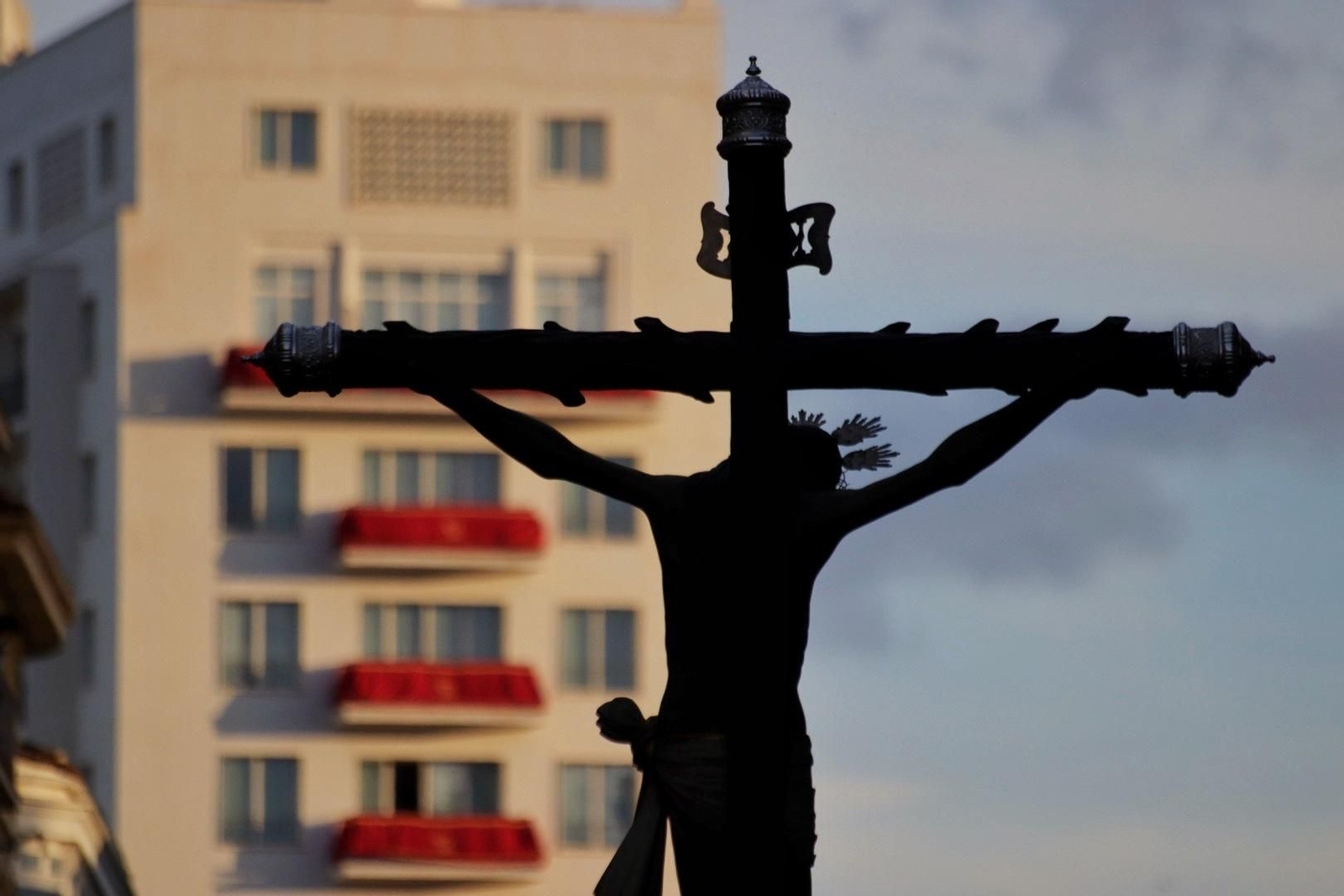 Vera+Cruz en el Jueves Santo de Málaga, en imágenes