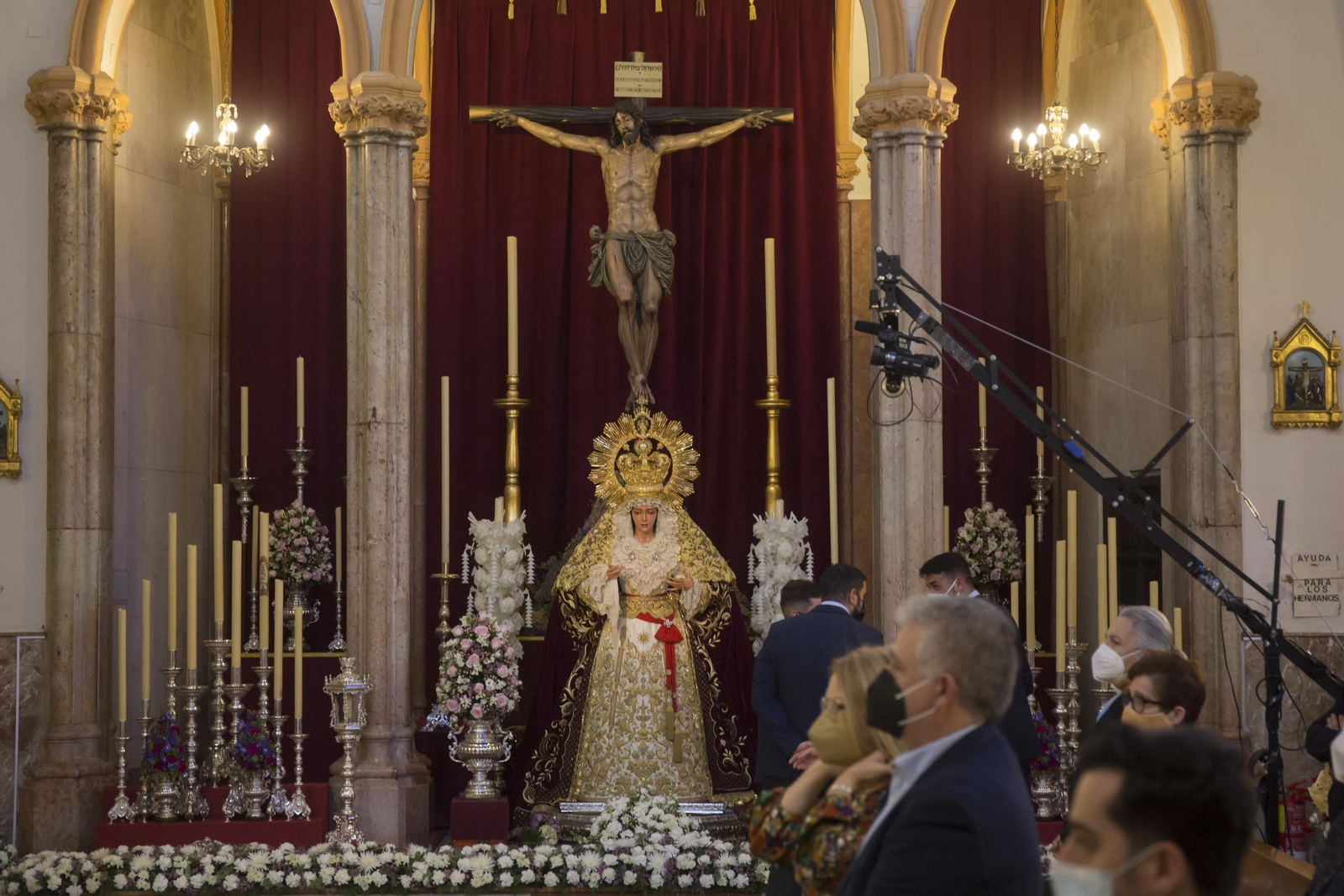 Las fotos del Domingo de Ramos, con largas colas en los templos